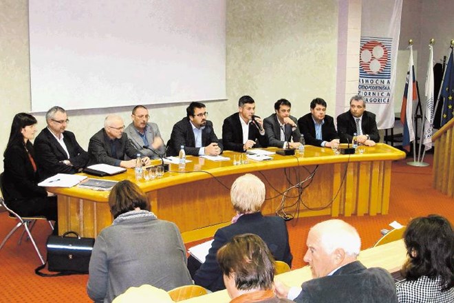 Udeleženci okrogle mize, poleg županov z Goriške so se je udeležili tudi predstavniki vlade, so menili, da je na Vogrščku...
