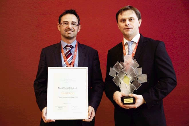 Jure Šumi (levo), direktor razvoja poslovanja v podjetju Green Solutions, in  direktor podjetja Knauf Insulation mag. Tomaž...