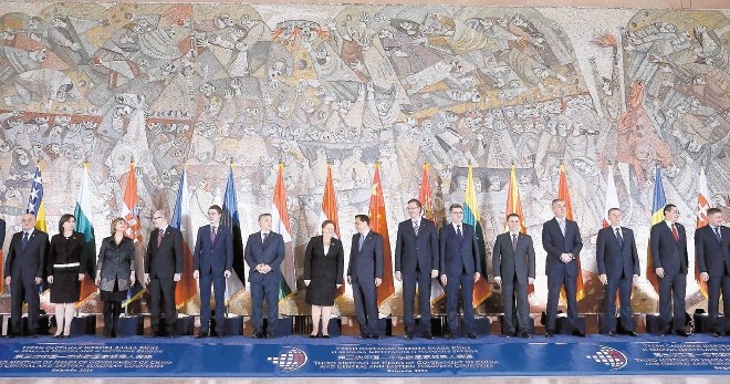 Voditelji držav Srednje in Vzhodne Evrope s kitajskim premierjem Li Kečjangom  Reuters 