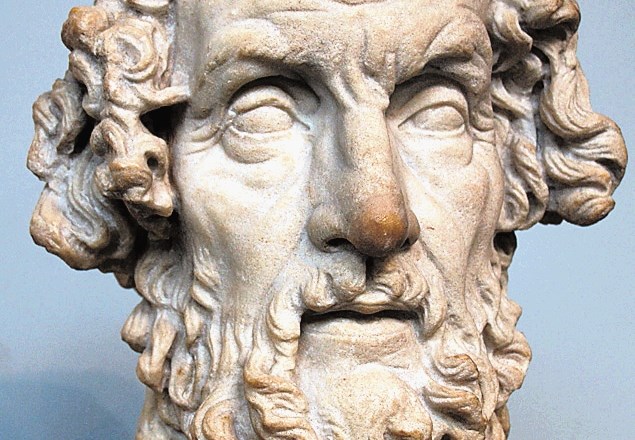 Značilni kip starogrškega pesnika Homerja, ki ga hrani Britanski muzej v Londonu, je rimska replika izgubljenega...