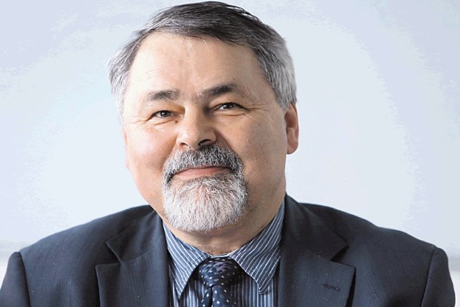 Franc Dolenc, direktor Agencije za komunikacijska omrežja (AKOS) Jaka Gasar 