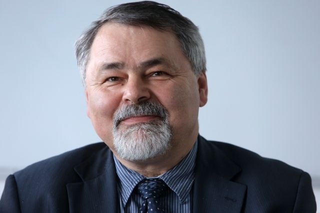 Franc Dolenc, direktor Agencije za komunikacijska omrežja (AKOS) Jaka Gasar 