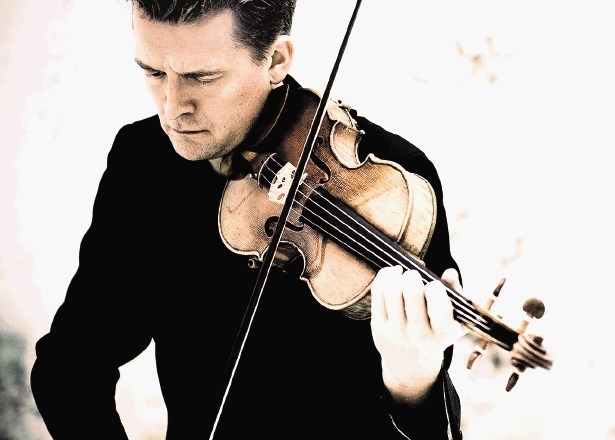 Violinist Christian Tetzlaff se je s svojo brezokrasno muzikantsko osebnostjo izkazal za izvrstnega interpreta Beethovna. 
