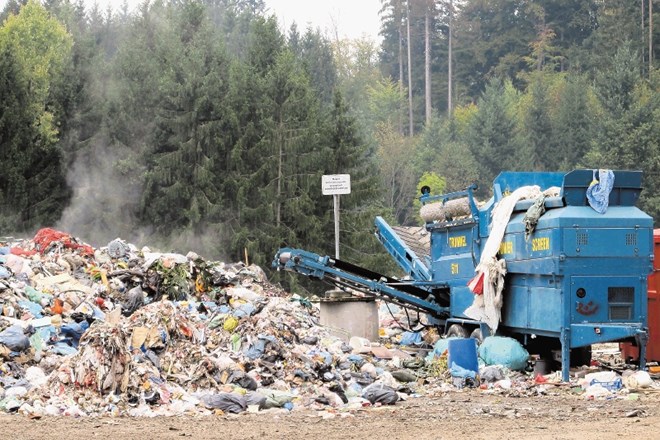 Odlagališče odpadkov v Kovorju bodo letos morali zapreti. Lov na gorenjske odpadke je odprt... 