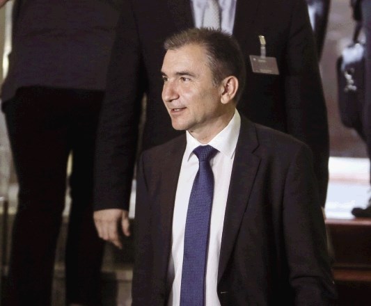  Zaradi Cerarjeve odločenosti, da mora Veber iz vlade, je Židan vzel dopust​