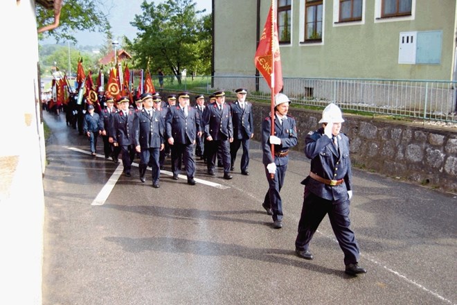 Parada ob 70. obletnici društva. 