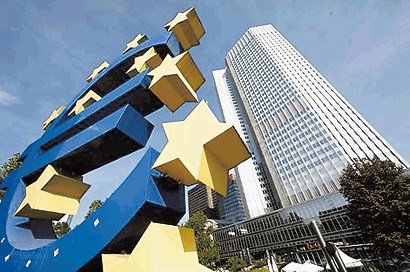 Če bi ECB 1140 milijard evrov namesto v banke nakazala državljanom EU, bi vsak prejel 4000 evrov