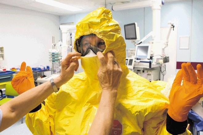 Tokratni primer  domnevne okužbe z ebolo: popravni izpit z odliko