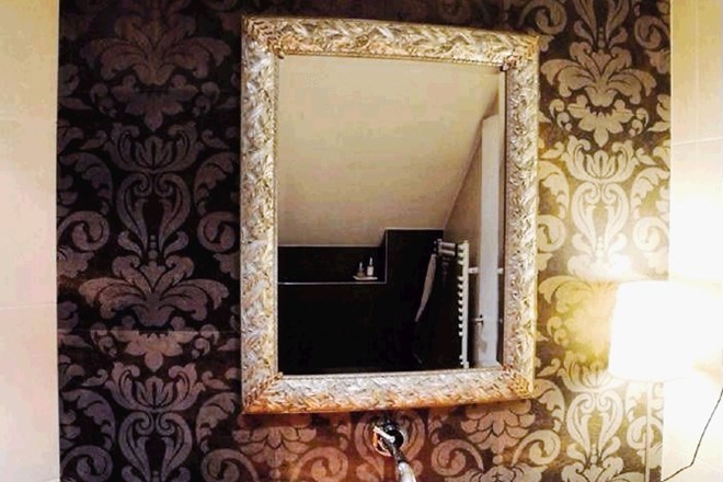 Ogledala pričarajo vtis prostornosti in v interjer vnašajo več svetlobe