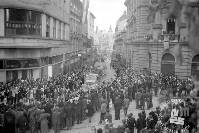 Prihod partizanov v Ljubljano, 9. maj 1945. (Foto: Edi Šelhaus, hrani: Muzej novejše zgodovine Slovenije 