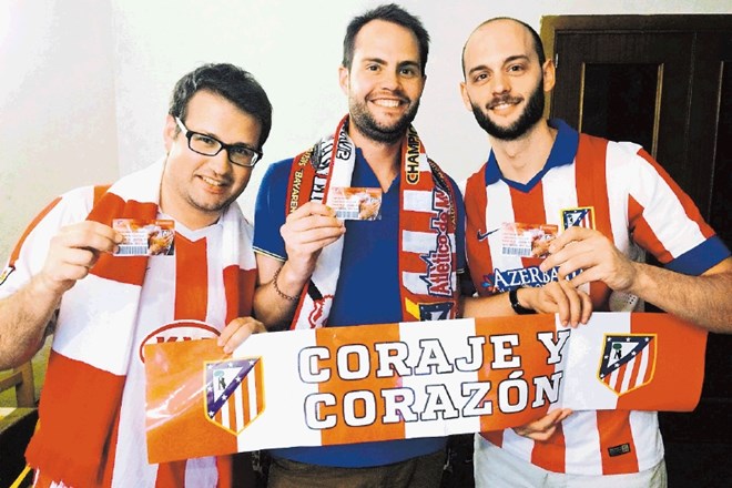 Navijači Atletica: David Ramos Garcia (desno) je član kluba in je včeraj gledal tekmo proti Barceloni na stadionu Vicente...