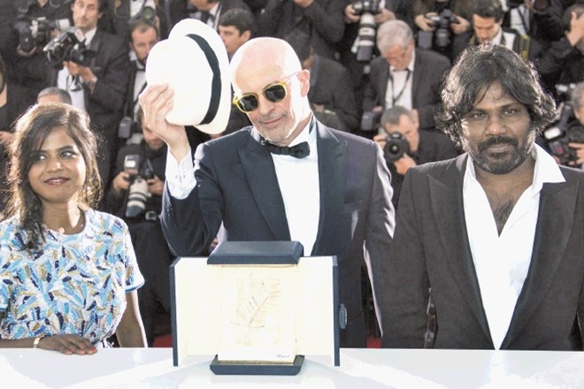 Zmagovalec Cannesa in prejemnik zlate palme za najboljši film je postal Jacques Audiard s filmom Dheepan. 