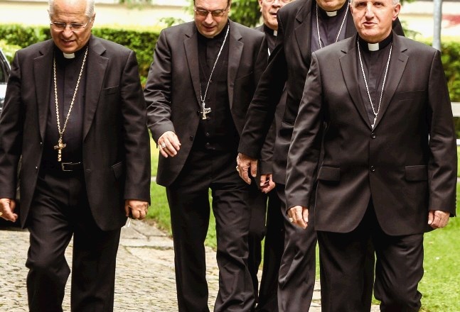 Miro Cerar mimo nuncija  kar na lastno pest k papežu