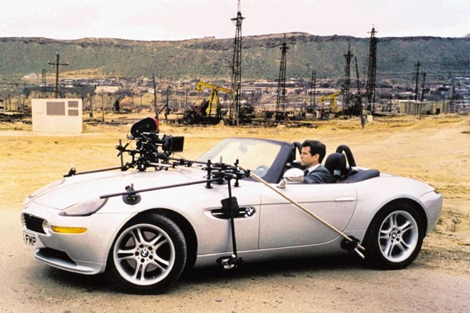 Avtomobili v filmih o Jamesu Bondu: Pritisnil na gumb in avto je postal podmornica