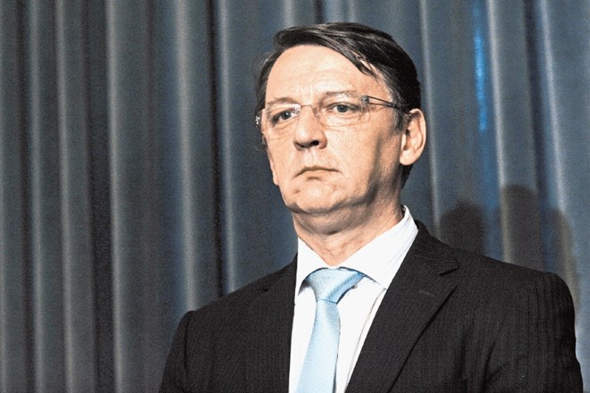 V Banki Slovenije so začeli postopek presoje, ali lahko dosedanji predsednik nadzornega sveta SID banke Anton Rop, ki je bil...