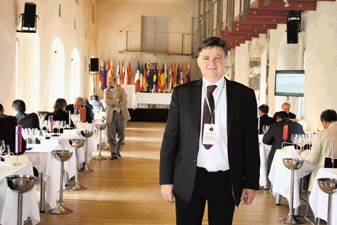 Vodja ocenjevanja Matjaž Kovačič je prepričan, da nagrada z ocenjevanja v Ljubljani vinarjem pomaga pri prepoznavnosti in...