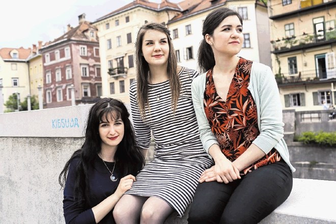 Klavirski trio Rêverie (od leve proti desni) so pianistka Tanja Činč, violončelistka Katarina Leskovar in violinistka Mojca...