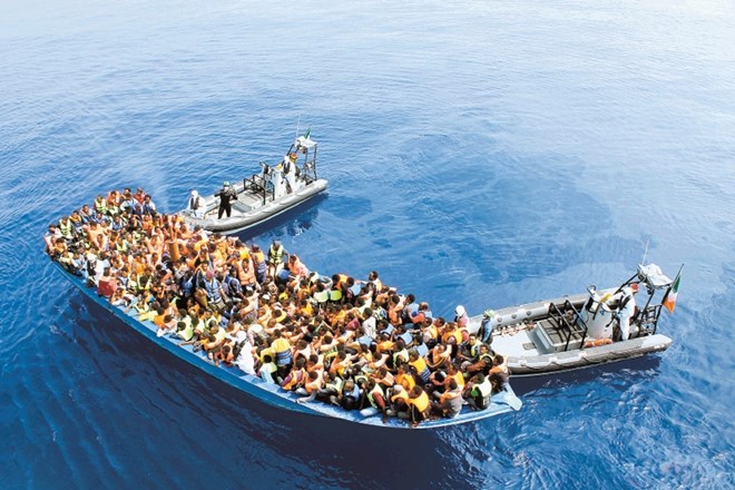 Medtem ko evropska politika stiske beguncev vse pogosteje uporablja v notranjepolitične namene, posel tihotapcev v...