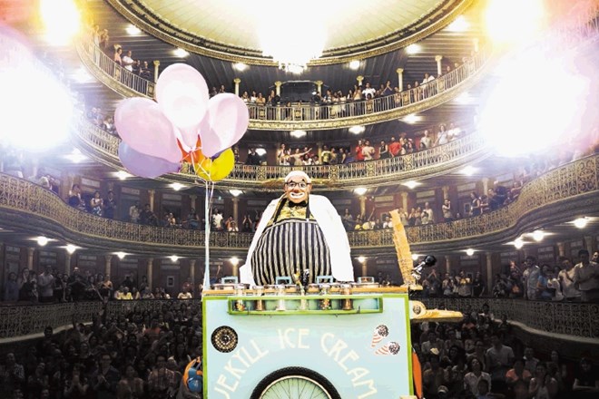 Danec Paolo Nani bo na Klovnbufu nastopil v soboto na Dvornem trgu, in sicer s klovnado Jekyll na sladoledu. 