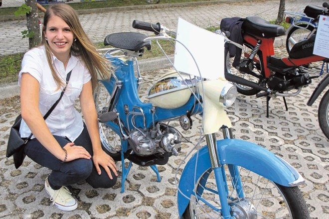 Anja Gašperšič je ena od treh deklet, ki letos uspešno končujejo šolanje na novomeški srednji strojni šoli. Med 520 dijaki so...