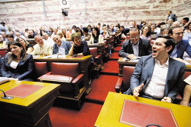 Grškemu premierju se je kljub razhajanjem s poslanci lastne stranke  na včerajšnji »varčevalni seji« parlamenta vendarle...
