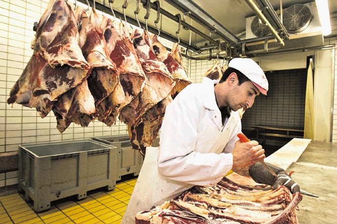 Poklic mesarja s pojavom veletrgovin in ugašanjem klasičnih mesnic ni več tako spoštovan. 