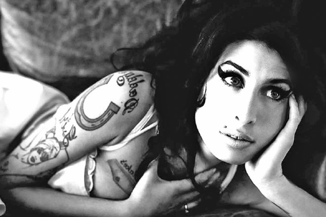 V intervjujih je Kapadia večkrat poudaril, da je želel z dokumentarcem svetu pokazati, »kako čudovita je bila Amy Winehouse«,...