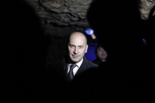 Predsednik upravnega odbora in direktor Postojnske jame Marjan Batagelj bi 10,8 milijonov evrov zadržanega dobička iz...