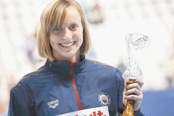 Katie Ledecky je lastnica svetovnih rekordov v disciplinah 400, 800 in 1500 metrov v prosti tehniki. 