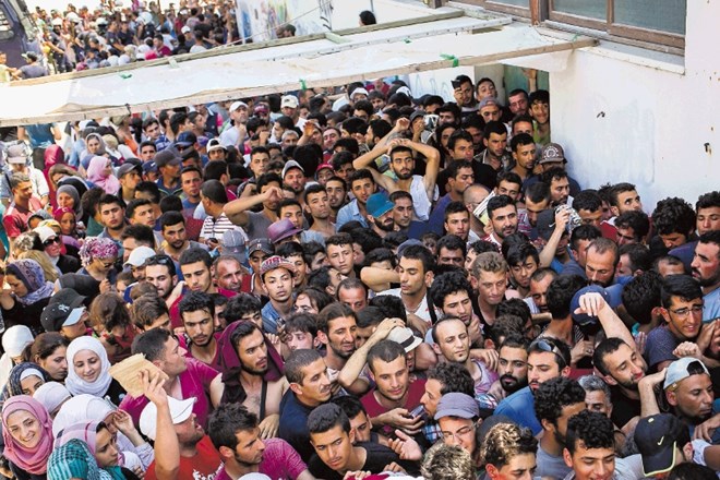Združeni narodi Grčijo pozivajo, naj čim prej reši »popolni kaos« na otoku Kos, kjer so neobvladljivo množico beguncev...