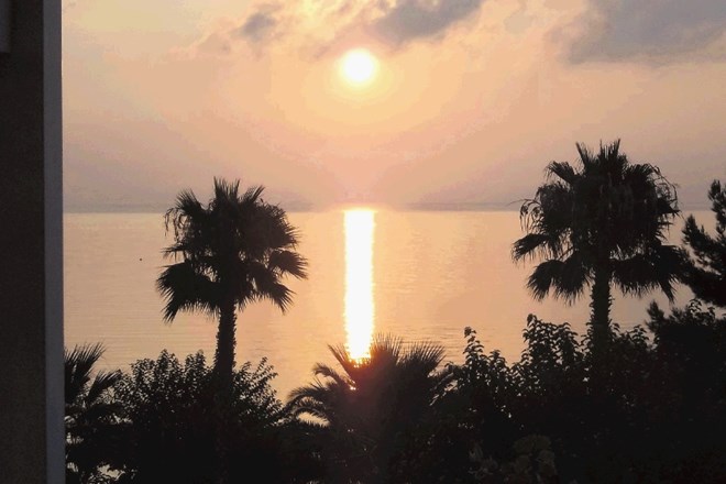 Lep sončni zahod  na grškem otoku Krf  
