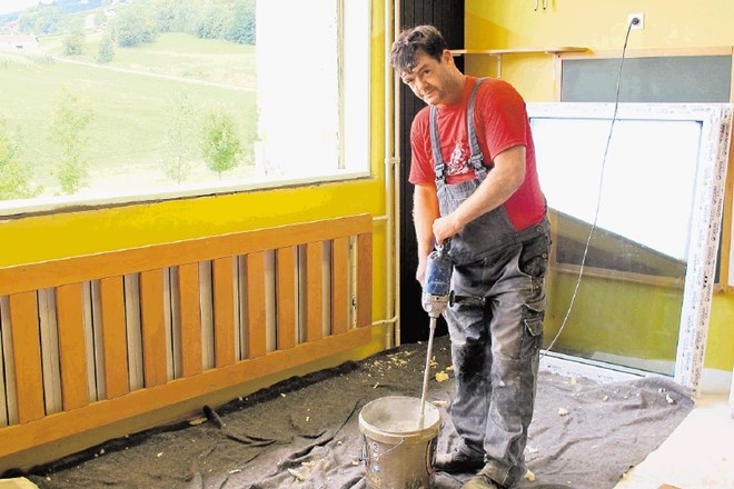 Gradbeniki v Koprivnici hitijo, da bi dela končali do začetka novega šolskega leta. 