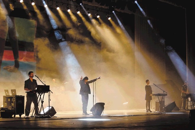 Kljub nekaterim tehničnim omejitvam in zapletom je Laibach v sredo izpeljal  slabo uro dolg koncert v Pjongjangu. 