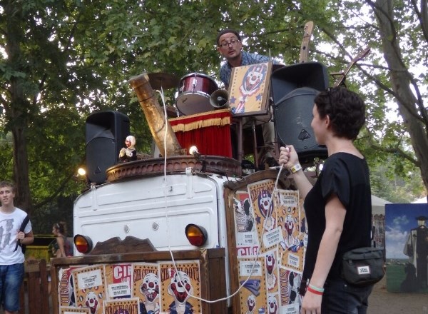 Festival Sziget: Od Robbieja Williamsa do  izpuščenih Pussy Riots (foto in video)