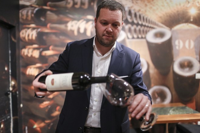 Gašper Čarman: Stroški dobrega zamaška so se dvignili, zato nima smisla, da bi si vinarji, ki pridelujejo enostavnejša vina,...