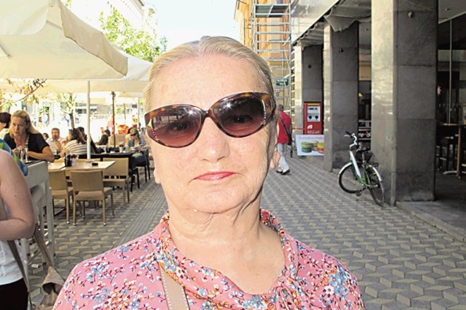Breda Pišek, 64 let, upokojenka  Že ko je bil obvoz, je bilo predvsem za starejše ljudi zelo težko, saj si moral dlje hoditi...