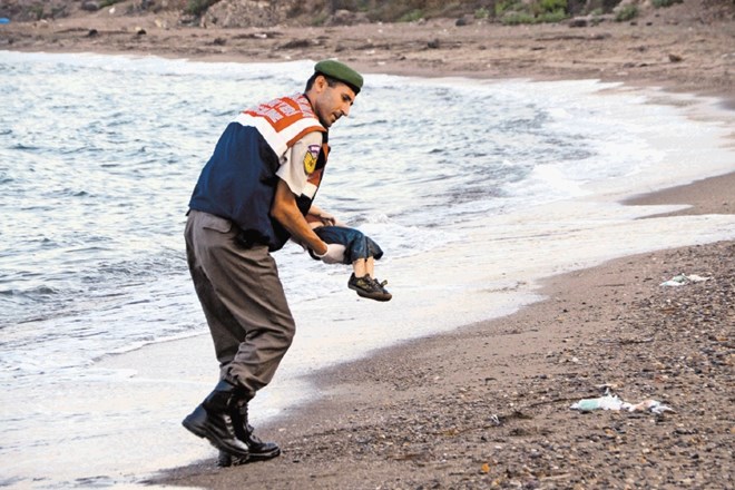 Novice o begunskih tragedijah, ki dnevno prihajajo  iz Madžarske,  Srbije, Makedonije, Grčije, Turčije, Italije in še...