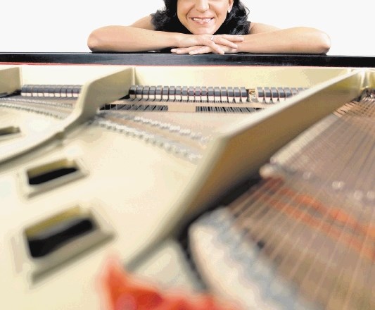 Jasminka Stančul, pianistka: S koncertom pridejo določena čustva in trema, zato kakšna napak zaigrana nota ni škandal....