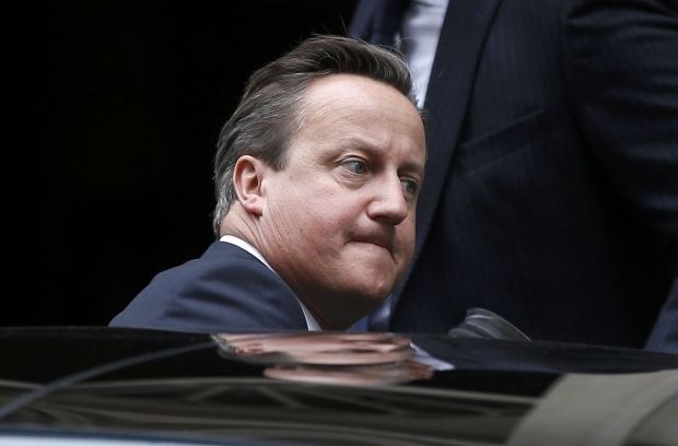 Afera »piggate«: Lord Ashcroft se z neprijetno knjigo maščuje premierju Cameronu