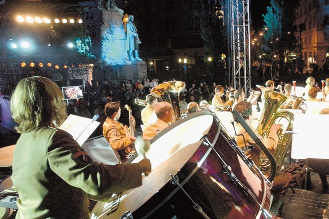 Tako slovesno so se na Prešernovem trgu začeli Svetovni glasbeni dnevi leta 2003, prav tam se začenjajo tudi to soboto, ko bo...