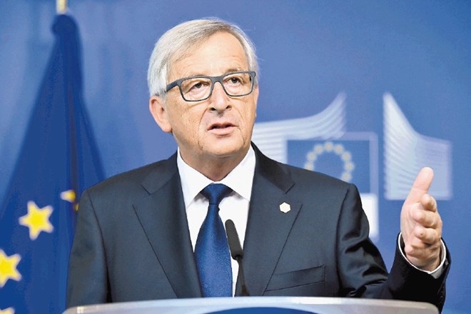 Jean-Claude Juncker predsednik evropske komisije  Zapiranje meja in gradnja ograj nista pravi rešitvi. Rešitev prej...