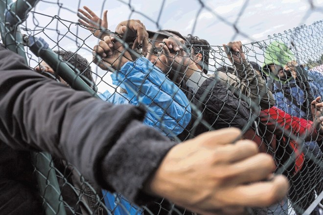 Prezrte, zamolčane in prikrite plati domnevne begunske krize: Zapahi niso potrebni, ravno prav odprta vrata pa