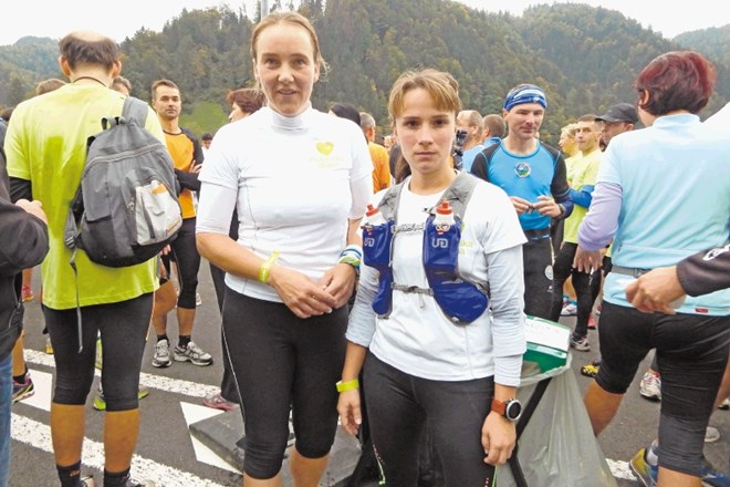 Organizatorji teka so obiskovalcem iz drugih krajev obljubljali simultano prevajanje. Na levi Nina Pisk iz tekaške sekcije ŠD...