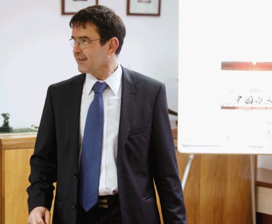 “Leni” uradniki na nogah: Minister Koprivnikar banalizira!