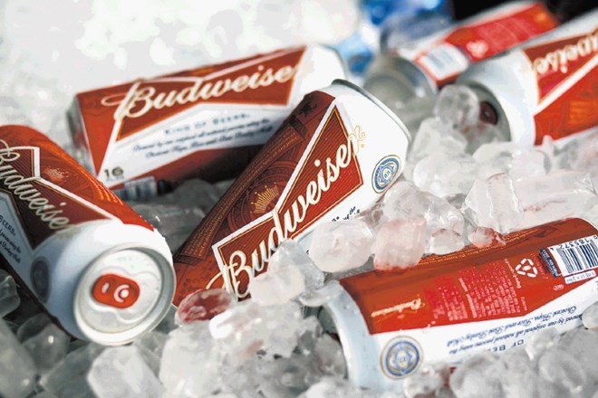 Kar 107 milijard evrov je bil vreden dogovor o združitvi pivovarjev AB InBev, ki ima v lasti pivo blagovne znamke  Budweiser,...