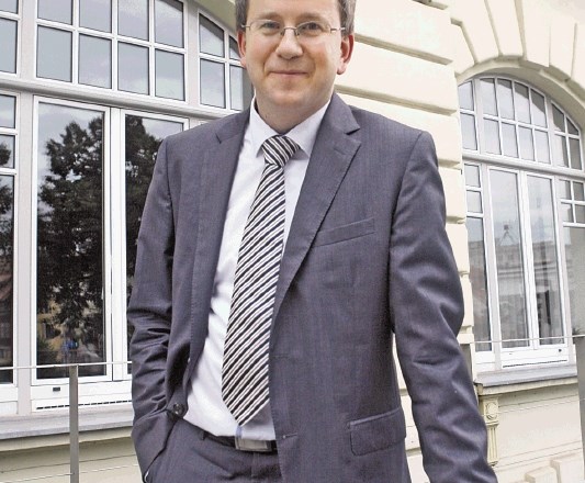 Dr. Matej Accetto  profesor na Pravni fakulteti Univerze v Ljubljani   