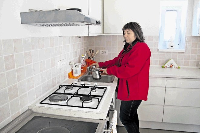 Jožica Perko bo svojim otrokom končno lahko skuhala kosilo v pravi kuhinji. 