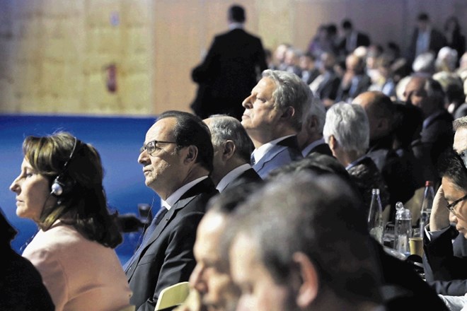 Francoska okoljska ministrica Segolene Royal, predsednik Francije François Hollande in nekdanji podpredsednik ZDA Al Gore (od...
