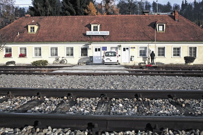 Ljubljanska železniška postajališča: skrita, zanemarjena, nevarna, neudobna 