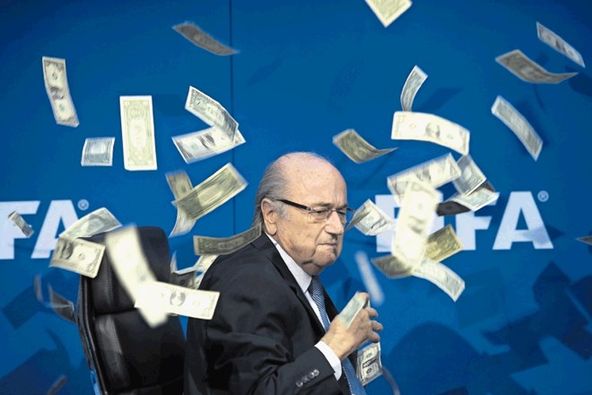 Športni trač: Tegobe in ljubice Seppa Blatterja